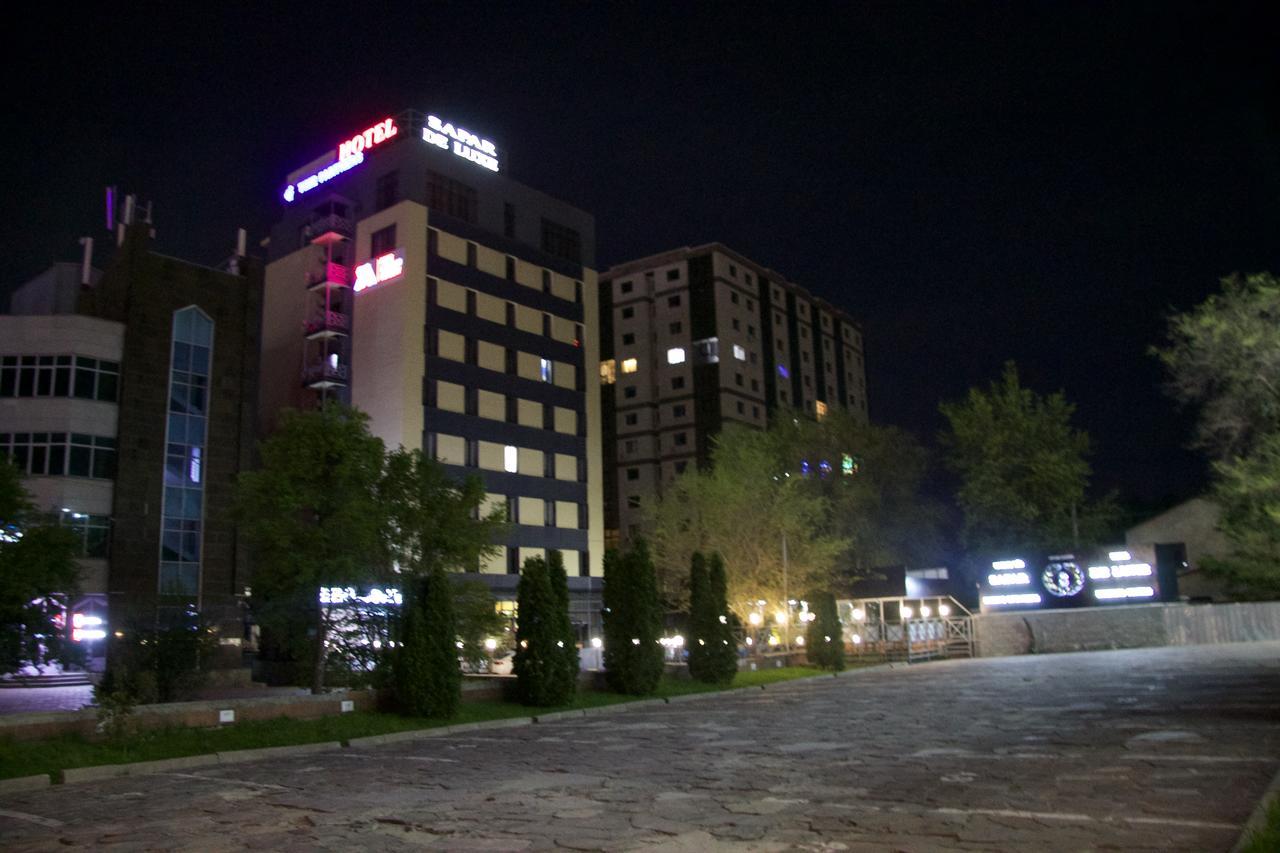 Deluxe Plaza 호텔 알마티 외부 사진